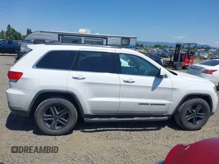 2017 Jeep Grand Cherokee Altitude z VIN 1C4RJEAG6HC845961, wystawiony jako IAAI lot #42688844 z przebiegiem 144 390 mil mil oraz . Historia ofert i sprzedaży dostępna na DreamBid. Obrazek 13.