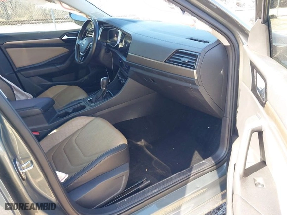 2019 Volkswagen Jetta SEL Premium with VIN 3VWG57BU4KM102200, listed as a IAAI auction lot 41356445 with 85,525 mi miles. Bid and sale history available at carsss.com. Image 5.