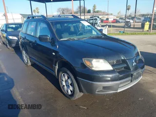 2004 Mitsubishi Outlander LS with VIN JA4LX31FX4U003476, listed as a IAAI auction lot 41290028 with 206,940 mi miles. Bid and sale history available at carsss.com. Image 1.