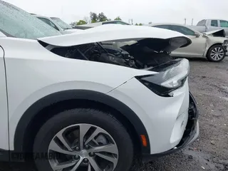 2021 Buick Envision Essence with VIN LRBFZNR45MD105813, listed as a IAAI auction lot 41968357 with 31,855 mi miles and . Bid and sale history available at carsss.com. Image 18.