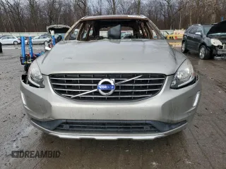 2015 Volvo XC60 T5 z VIN YV4612RK6F2666104, wystawiony jako Copart lot #85735704 z przebiegiem Nie podano mil oraz Szkoda całkowita • Salvage title. Historia ofert i sprzedaży dostępna na DreamBid. Obrazek 5.