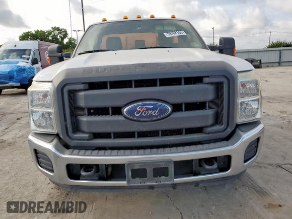 2016 Ford F-250 XL with VIN 1FTBF2A6XGEA64338, listed as a Copart auction lot 59768165 with 111,821 mi miles and Clean title. Bid and sale history available at DreamBid. Image 5.