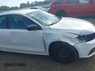 2015 Volkswagen Jetta S z VIN 3VW2K7AJ4FM327068, wystawiony jako IAAI lot #42610853 z przebiegiem 150 636 mil mil oraz . Historia ofert i sprzedaży dostępna na DreamBid. Obrazek 12.