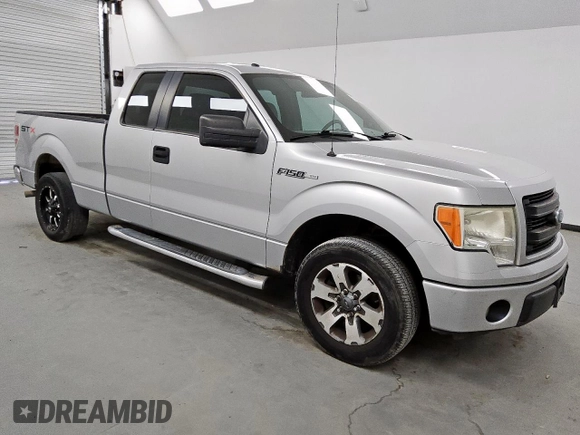2013 Ford F-150 XL z VIN 1FTFX1CF3DFD68025, wystawiony jako Copart lot #64067645 z przebiegiem 113 382 mil mil oraz Czysty tytuł • Clean title. Historia ofert i sprzedaży dostępna na DreamBid. Obrazek 4.