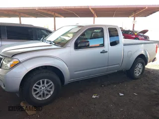 2015 Nissan Frontier SV z VIN 1N6AD0CW8FN737531, wystawiony jako IAAI lot #40278710 z przebiegiem 136 517 mil mil oraz . Historia ofert i sprzedaży dostępna na DreamBid. Obrazek 14.