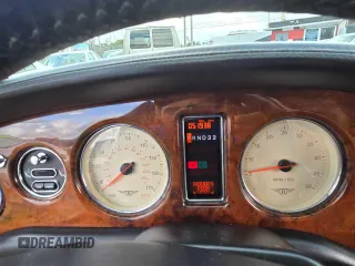 2001 Bentley Arnage with VIN SCBLC31E91CX06337, listed as a Copart auction lot 84920534 with 51,938 mi miles and Clean Title. Bid and sale history available at DreamBid. Image 8.