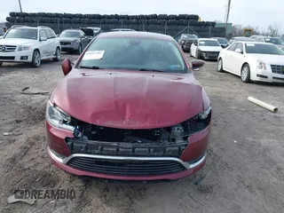 2015 Chrysler 200 Limited with VIN 1C3CCCAB5FN724790, listed as a IAAI auction lot 41602194 with 93,708 mi miles. Bid and sale history available at carsss.com. Image 6.