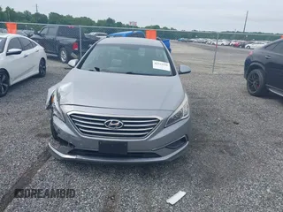 2016 Hyundai Sonata SE z VIN 5NPE24AF8GH334395, wystawiony jako IAAI lot #42333326 z przebiegiem 130 429 mil mil oraz . Historia ofert i sprzedaży dostępna na DreamBid. Obrazek 12.