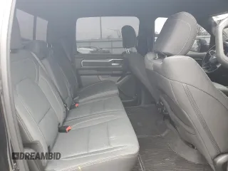 2022 Ram 1500 Big Horn z VIN 1C6SRFMT6NN223604, wystawiony jako Copart lot #45390005 z przebiegiem 5 461 mil mil oraz Szkoda całkowita • Salvage title. Historia ofert i sprzedaży dostępna na DreamBid. Obrazek 10.
