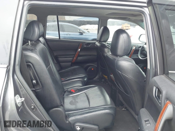 2012 Toyota Highlander Limited with VIN 5TDDK3EH6CS174295, listed as a IAAI auction lot 41680246 with 215,531 mi miles. Bid and sale history available at carsss.com. Image 8.