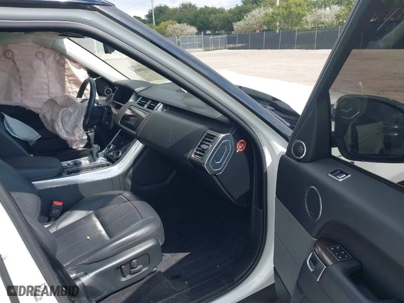 2018 Land Rover Range Rover Sport SE with VIN SALWG2RV3JA411879, listed as a IAAI auction lot 41688085 with 50,387 mi miles. Bid and sale history available at carsss.com. Image 5.