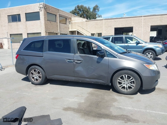2013 Honda Odyssey EX with VIN 5FNRL5H48DB061283, listed as a IAAI auction lot 41987907 with 119,312 mi miles. Bid and sale history available at carsss.com. Image 14.