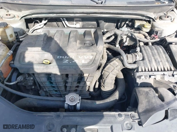 2011 Chrysler 200 Limited with VIN 1C3BC2FB3BN537170, listed as a IAAI auction lot 41531001 with 186,613 mi miles. Bid and sale history available at carsss.com. Image 10.