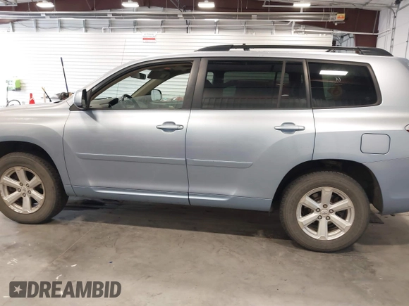 2009 Toyota Highlander z VIN JTEES41A692125192, wystawiony jako IAAI lot #42407380 z przebiegiem 362 168 mil mil oraz . Historia ofert i sprzedaży dostępna na DreamBid. Obrazek 14.