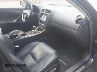 2009 Lexus IS 250 z VIN JTHCK262192031608, wystawiony jako IAAI lot #42405255 z przebiegiem 77 100 mil mil oraz . Historia ofert i sprzedaży dostępna na DreamBid. Obrazek 5.
