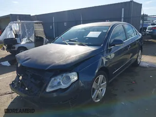 2008 Volkswagen Passat Sedan Komfort with VIN WVWAK73C28E036137, listed as a IAAI auction lot 41513069 with 156,537 mi miles. Bid and sale history available at carsss.com. Image 17.