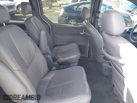 2000 Chrysler Town & Country LXi with VIN 1C4GP54L3YB585152, listed as a IAAI auction lot 41916732 with 190,915 mi miles. Bid and sale history available at carsss.com. Image 8.