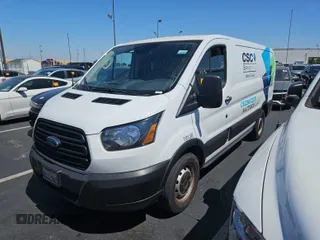 2019 Ford Transit z VIN 1FTYE1YM8KKB40189, wystawiony jako IAAI lot #42763040 z przebiegiem 193 036 mil mil oraz . Historia ofert i sprzedaży dostępna na DreamBid. Obrazek 42.