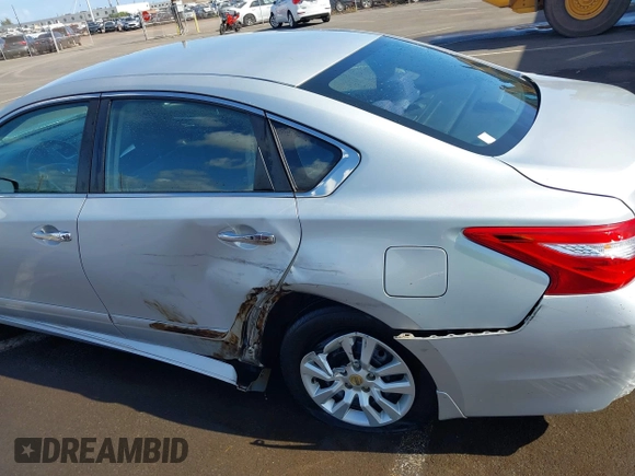 2017 Nissan Altima SV with VIN 1N4AL3AP3HC139855, listed as a IAAI auction lot 41913020 with 43,938 mi miles and . Bid and sale history available at DreamBid. Image 6.