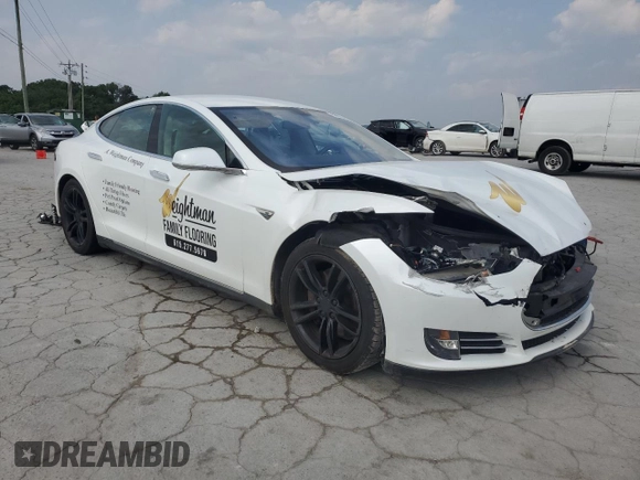 2013 Tesla Model S Performance с VIN 5YJSA1DP3DFP14019, выставлен на аукционе Copart как лот 59503525 с пробегом Не указан миль и Списание • Salvage title. История ставок и продаж доступна на DreamBid. Изображение 4.
