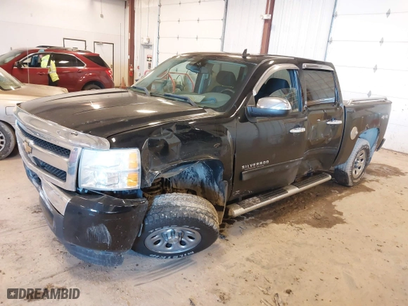 2010 Chevrolet Silverado 1500 LS with VIN 3GCRKREA6AG199138, listed as a IAAI auction lot 41750312 with 208,628 mi miles. Bid and sale history available at carsss.com. Image 17.