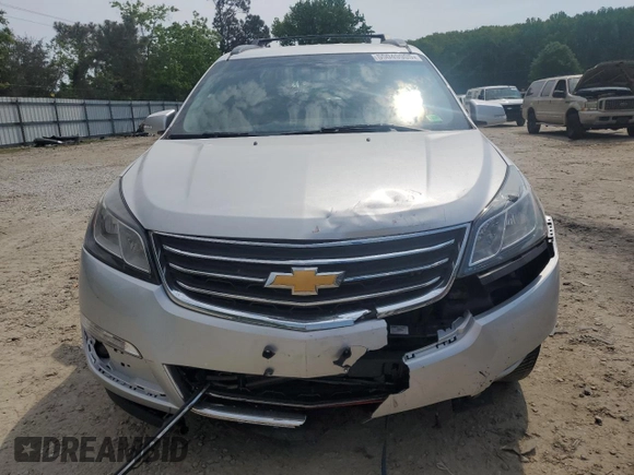 2016 Chevrolet Traverse LT z VIN 1GNKRGKD6GJ136586, wystawiony jako Copart lot #55049905 z przebiegiem 124 681 mil mil oraz Szkoda całkowita • Salvage title. Historia ofert i sprzedaży dostępna na DreamBid. Obrazek 5.