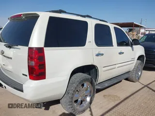 2008 Chevrolet Tahoe LTZ z VIN 1GNFK13028R196298, wystawiony jako IAAI lot #41634511 z przebiegiem 213 253 mil mil oraz . Historia ofert i sprzedaży dostępna na DreamBid. Obrazek 4.