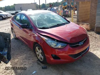 2013 Hyundai Elantra GLS z VIN KMHDH4AE3DU493176, wystawiony jako IAAI lot #40265978 z przebiegiem 150 165 mil mil oraz . Historia ofert i sprzedaży dostępna na DreamBid. Obrazek 1.