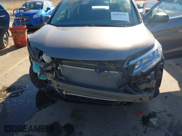 2016 Honda CR-V SE with VIN 5J6RM4H40GL118420, listed as a IAAI auction lot 41879744 with 105,792 mi miles and . Bid and sale history available at carsss.com. Image 6.