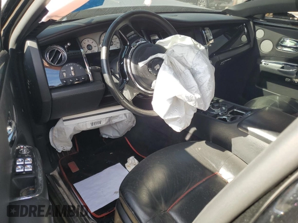 2012 Rolls-Royce Ghost z VIN SCA664S57CUX50671, wystawiony jako Copart lot #84172874 z przebiegiem Nie podano mil oraz Szkody całkowita. Historia ofert i sprzedaży dostępna na DreamBid. Obrazek 8.