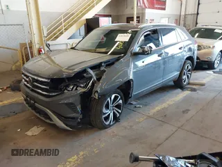 2021 Volkswagen Atlas SEL Premium with VIN 1V2TE2CA8MC207933, listed as a IAAI auction lot 41823640 with 64,425 mi miles and . Bid and sale history available at DreamBid. Image 17.