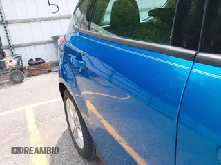 2014 Ford Focus SE с VIN 1FADP3K27EL459969, выставлен на аукционе IAAI как лот 42412165 с пробегом 77 055 миль миль и . История ставок и продаж доступна на DreamBid. Изображение 14.