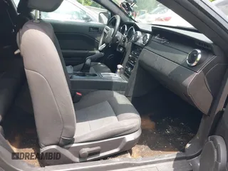 2007 Ford Mustang Deluxe z VIN 1ZVFT80N375329801, wystawiony jako IAAI lot #42198968 z przebiegiem 185 760 mil mil oraz . Historia ofert i sprzedaży dostępna na DreamBid. Obrazek 5.