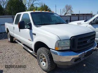 2003 Ford F-350 XL z VIN 1FTSW31P43EC84132, wystawiony jako IAAI lot #41940181 z przebiegiem 317 688 mil mil oraz . Historia ofert i sprzedaży dostępna na DreamBid. Obrazek 6.