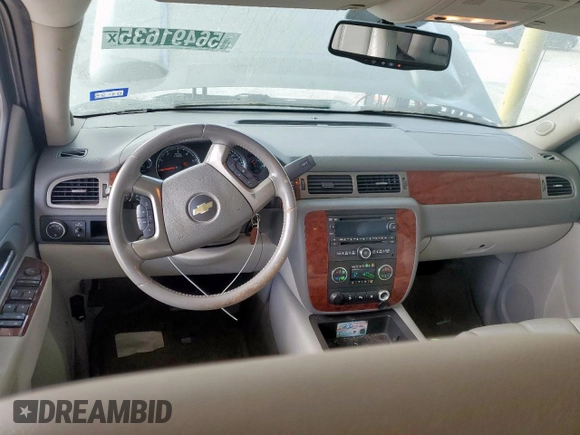 2011 Chevrolet Avalanche LT with VIN 3GNMCFE09BG408510, listed as a Copart auction lot 56491635 with 220,015 mi miles and Clean title. Bid and sale history available at DreamBid. Image 8.