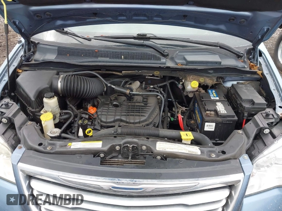 2011 Chrysler Town & Country Touring with VIN 2A4RR5DG4BR768469, listed as a IAAI auction lot 41951030 with 128,226 mi miles. Bid and sale history available at carsss.com. Image 10.