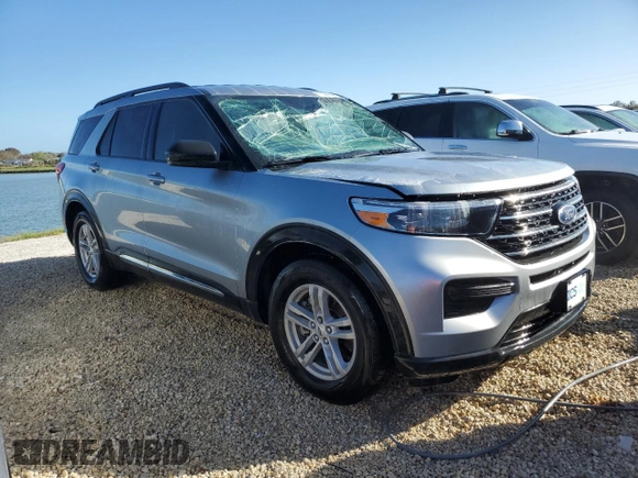 2024 Ford Explorer XLT with VIN 1FMSK7DHXRGA69368, listed as a Copart auction lot 49709375 with 0 mi miles and Non Repairable. Bid and sale history available at carsss.com. Image 4.