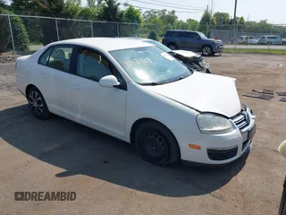 2008 Volkswagen Jetta S with VIN 3VWJZ71K08M131499, listed as a IAAI auction lot 42431708 with 90,512 mi miles and . Bid and sale history available at DreamBid. Image 1.