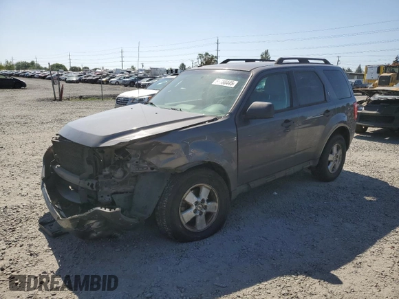 2011 Ford Escape XLT z VIN 1FMCU9DG7BKC39271, wystawiony jako Copart lot #55880445 z przebiegiem 202 072 mil mil oraz Szkoda całkowita • Salvage title. Historia ofert i sprzedaży dostępna na DreamBid. Obrazek 1.
