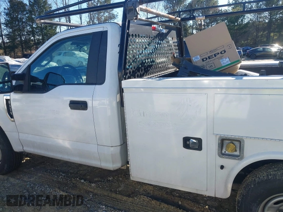 2019 Ford F-350 with VIN 1FDBF3A65KED19570, listed as a IAAI auction lot 41627705 with 158,017 mi miles and . Bid and sale history available at DreamBid. Image 15.