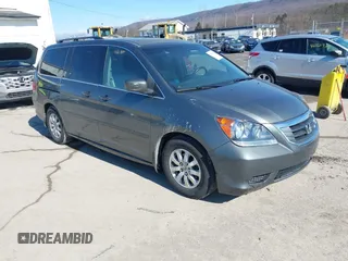 2008 Honda Odyssey EX-L with VIN 5FNRL38618B405810, listed as a IAAI auction lot 41660301 with 231,552 mi miles. Bid and sale history available at carsss.com. Image 1.