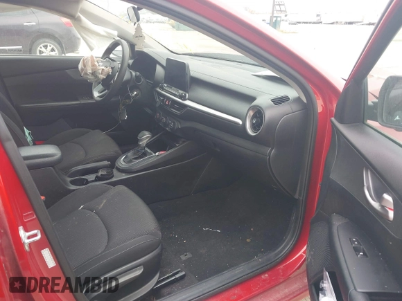 2021 Kia Forte LXS z VIN 3KPF24AD0ME346625, wystawiony jako IAAI lot #39182049 z przebiegiem 32 768 mil mil oraz . Historia ofert i sprzedaży dostępna na DreamBid. Obrazek 5.