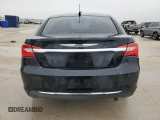2013 Chrysler 200 Touring with VIN 1C3CCBBB4DN541984, listed as a Copart auction lot 44796925 with 54,346 mi miles and Clean Title. Bid and sale history available at DreamBid. Image 6.