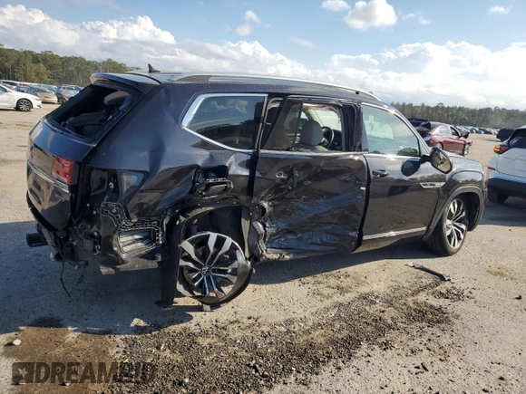 2021 Volkswagen Atlas SEL Premium R-Line z VIN 1V2FR2CA7MC573917, wystawiony jako Copart lot #77831124 z przebiegiem 28 278 mil mil oraz Szkoda całkowita • Salvage title. Historia ofert i sprzedaży dostępna na DreamBid. Obrazek 3.