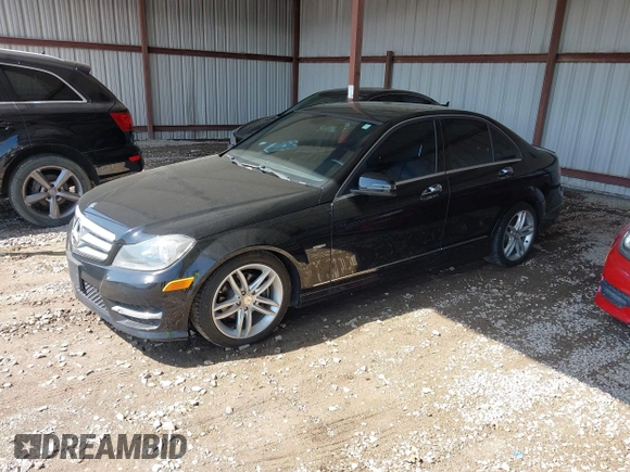 2012 Mercedes-Benz C 250 Sport с VIN WDDGF4HB4CR221410, выставлен на аукционе IAAI как лот 42030206 с пробегом 184 007 миль миль и . История ставок и продаж доступна на DreamBid. Изображение 2.