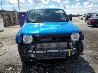 2020 Jeep Renegade Jeepster z VIN ZACNJAAB7LPL97436, wystawiony jako Copart lot #72760844 z przebiegiem 50 105 mil mil oraz Czysty tytuł • Clean title. Historia ofert i sprzedaży dostępna na DreamBid. Obrazek 5.