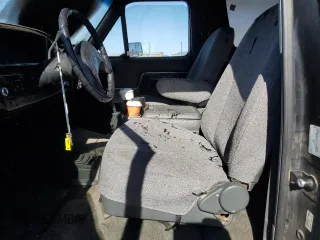 1989 Ford Bronco Custom with VIN 1FMEU15H1KLA71087, listed as a Copart auction lot 89330975 with 98,096 mi miles and Salvage Title. Bid and sale history available at carsss.com. Image 7.