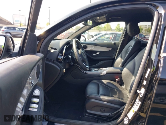 2019 Mercedes-Benz GLC 300 with VIN WDC0G4JB1KV131361, listed as a IAAI auction lot 42438073 with 35,762 mi miles and . Bid and sale history available at DreamBid. Image 5.