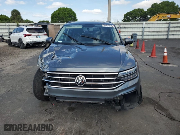 2022 Volkswagen Tiguan S with VIN 3VV1B7AX5NM138710, listed as a Copart auction lot 55900645 with 16,837 mi miles and Salvage title. Bid and sale history available at DreamBid. Image 5.