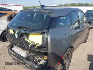 2017 BMW i3 z VIN WBY1Z8C37HV895319, wystawiony jako IAAI lot #42005859 z przebiegiem 84 271 mil mil oraz . Historia ofert i sprzedaży dostępna na DreamBid. Obrazek 22.